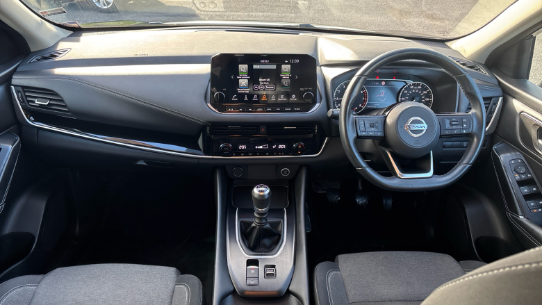 Nissan Qashqai 1.3 DiG-T MH N-Connecta 5dr Petrol Hatchback